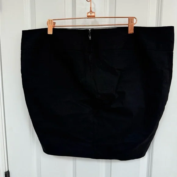 Torrid Elegant Black mini pencil Skirt with Striped Detail - Picture 2 of 4